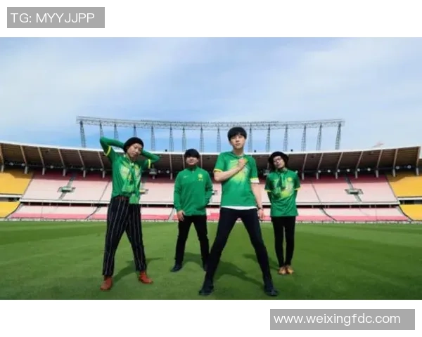 中国女星与足球明星的浪漫故事与合作瞬间揭秘